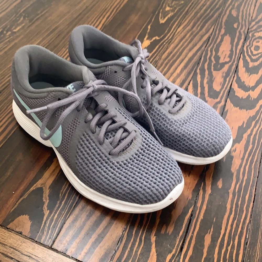 Women’s Nike sneakers